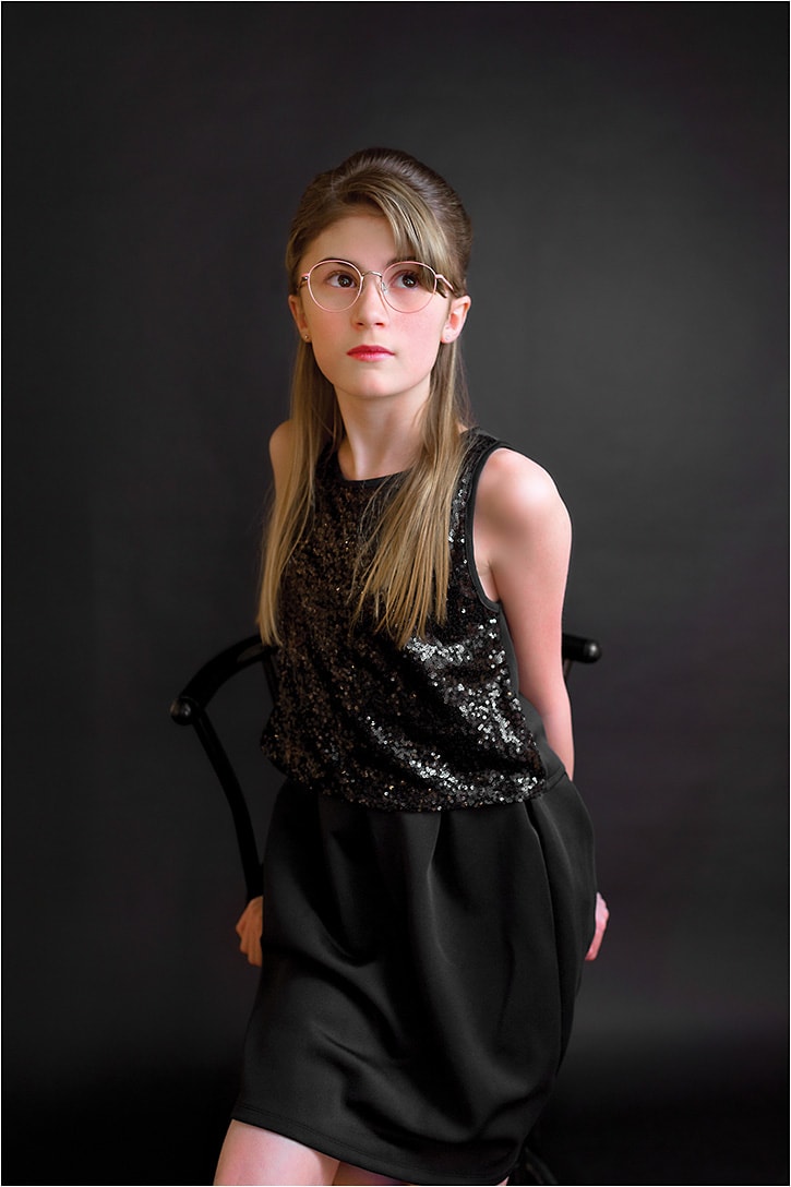 ROUND + ROUND
On Mia: The Juicy Couture JU937 in powder pink metal from Safilo is a sophisticated take for teens on the on-point round trend.