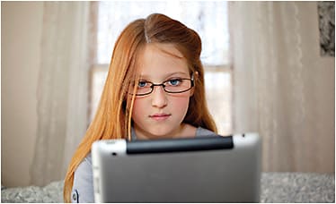 Photo courtesy of HOYA Vision Care/Sync with Recharge