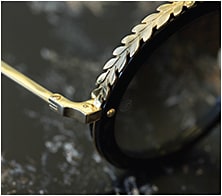 2. …To the Handmade Prototypes.  
Designers’ 2D drawings are used to create renderings, and then prototypes, which perfectly represent each detail of the original sketch. Handmade samples are selected and approved by the Brands.