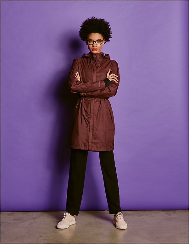 GRAND INSPIRATION
Cole Haan StudiøGrand CH5019 from Altair, purple horn acetate frame in an ultralight geek-chic shape. Jacket by Mountain Hardwear X Cole Haan StudiøGrand + Cole Haan StudiøGrand Pack-and-Go sneaker.