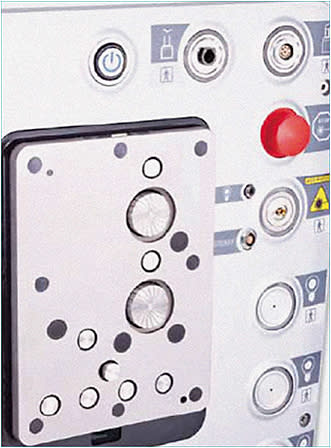 Figure 1. The VacuFlow pump system offers 2 different methods for surgeons to manage fluidics: flow control and vacuum control.