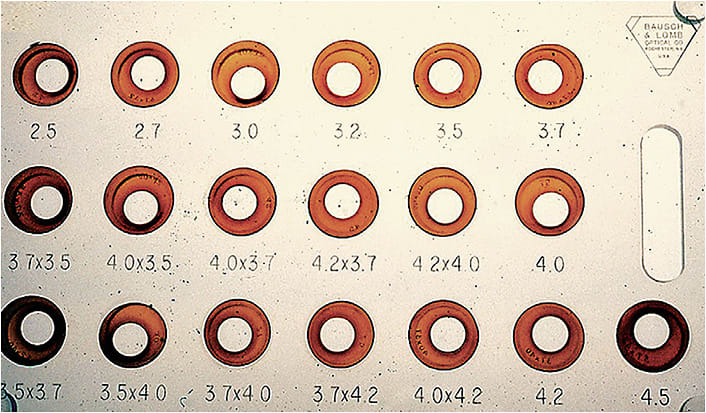 Figure 3. The abbreviated Bausch + Lomb 19 lens diagnostic set, circa 1940. Image (C) provided by the Contact Lens Museum.