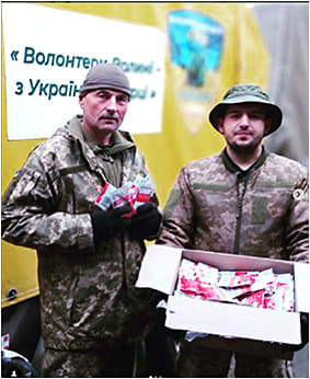 Soldiers receiving BleedStop donation in Mykolaiv 1 week later. Image courtesy: Emil William Chynn, MD, FACS, MBA