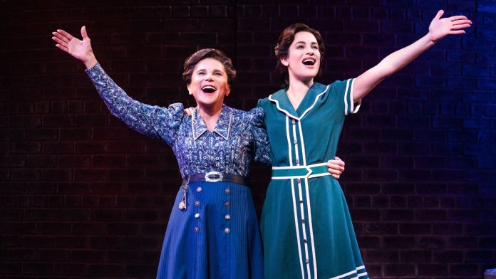 Funny Girl crop