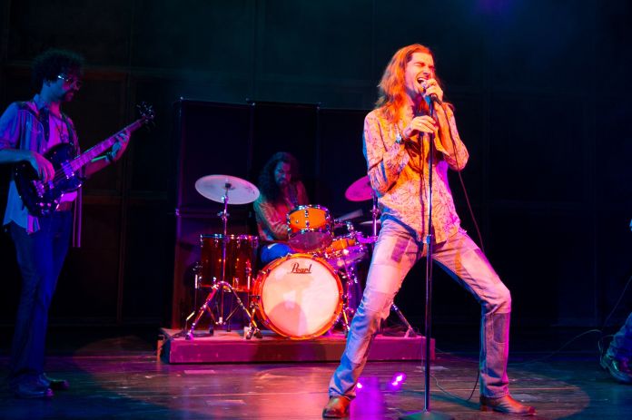 4-Drew Gehling in ALMOST FAMOUS. Photo by Neal Preston