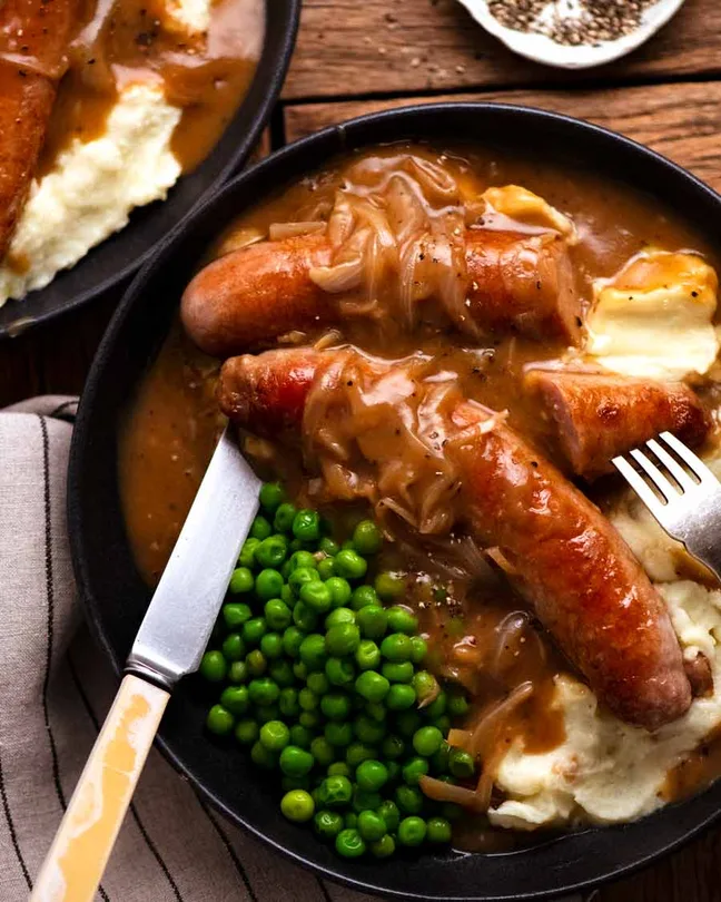 Bangers and Mash Onion Gravy