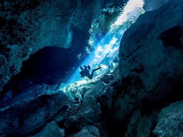 Advised Oslo listed international technology group, Kongsberg Gruppen ASA on the disposal of its subsea and harsh environment camera business.