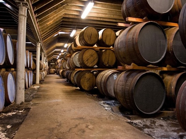 Advising Lalique Group SA on the acquisition of the Glenturret distillery.