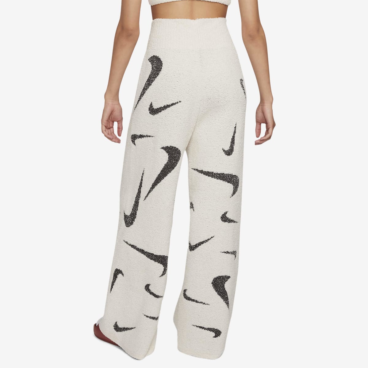 Nike Sportswear Phoenix Cozy Bouclé Pantalón de tejido Knit con pierna  ancha y talle ancho - Mujer