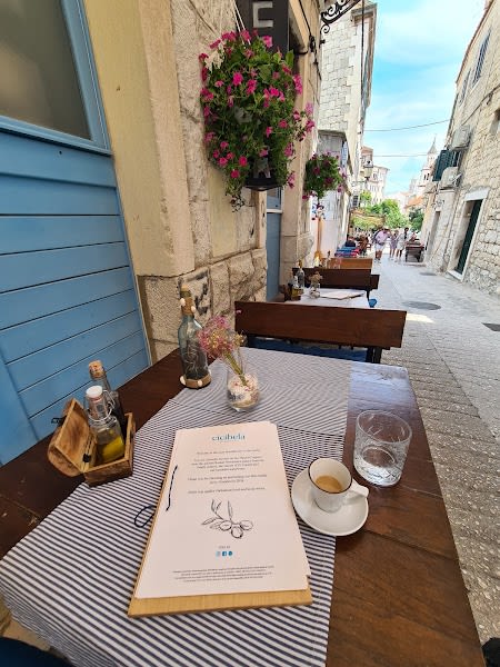 Cicibela food and wine bar in Veli Varoš, Split