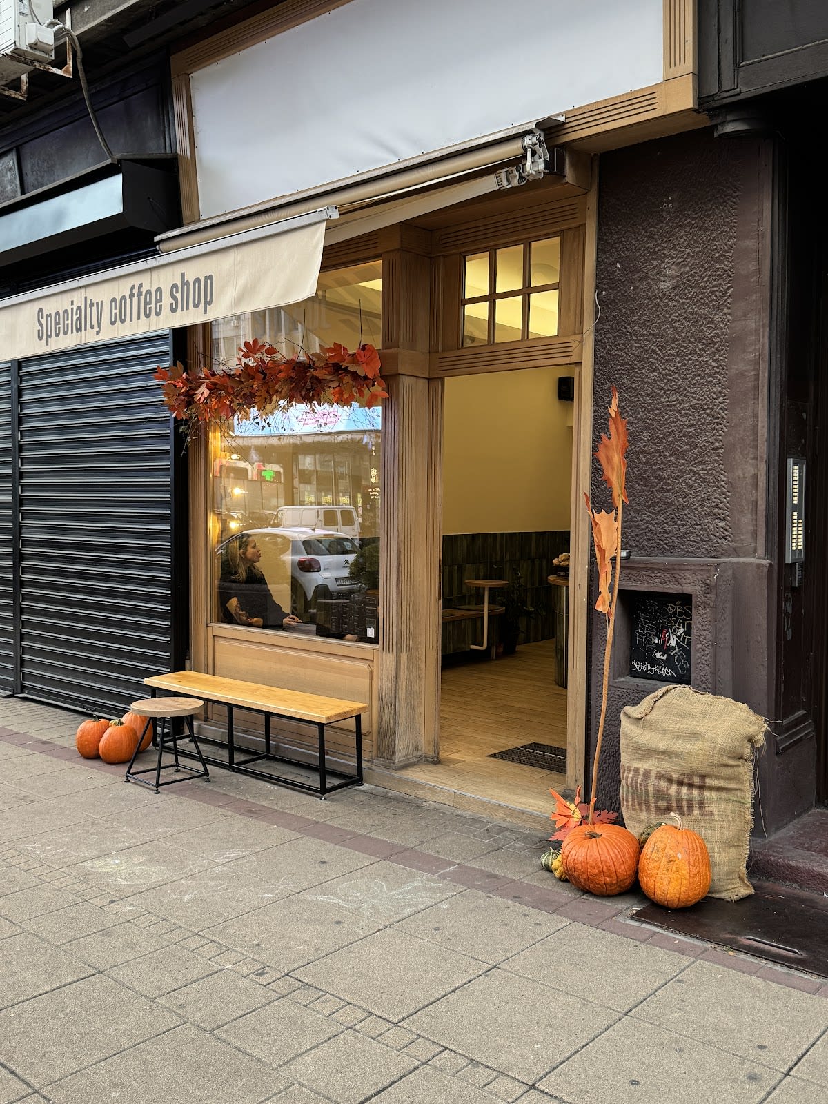 Simbol specialty coffee shop