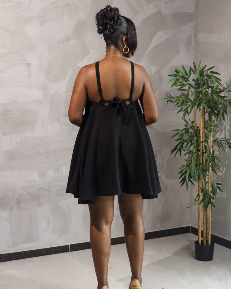 Black Sleeveless Flay Dress