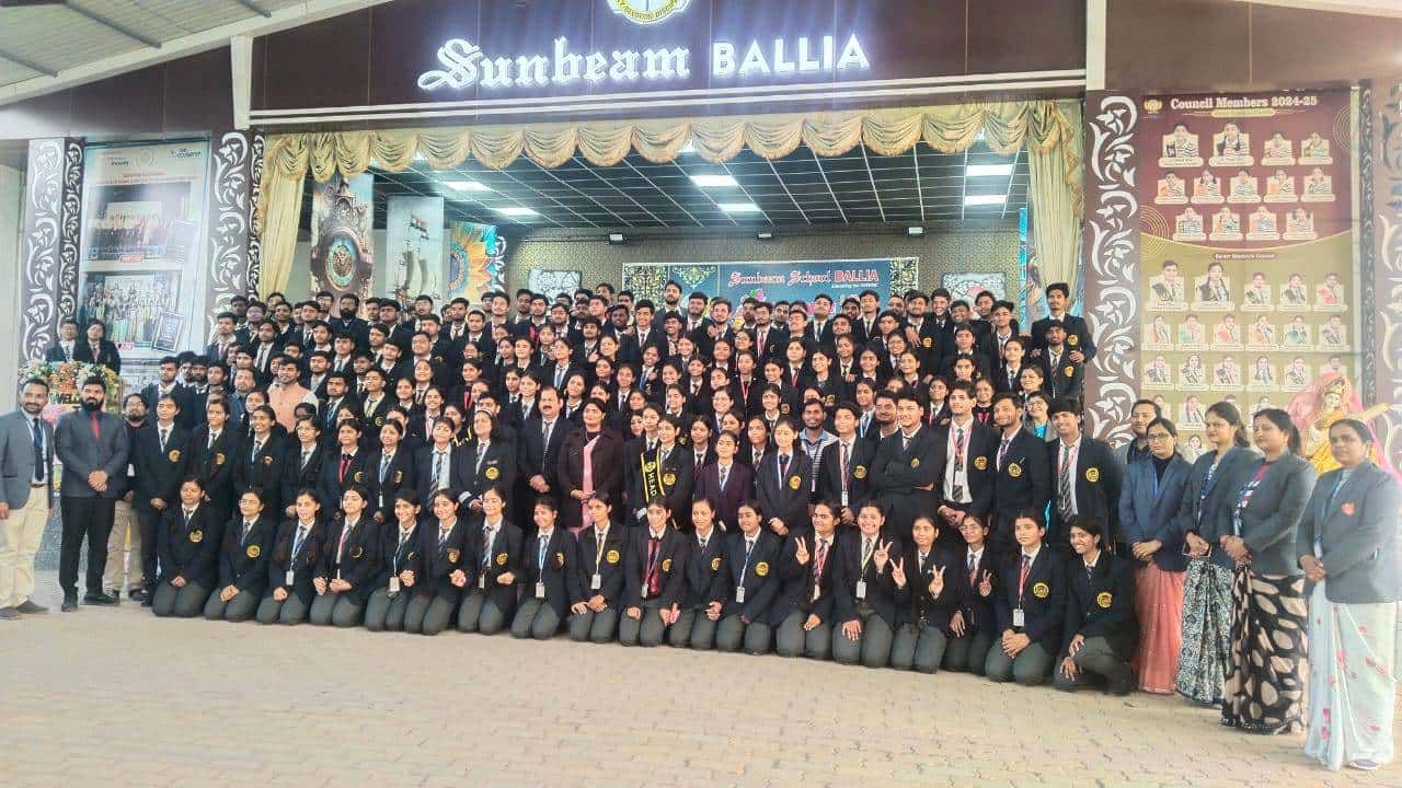 Students and staff gathered at the entrance to Sunbeam School Ballia.