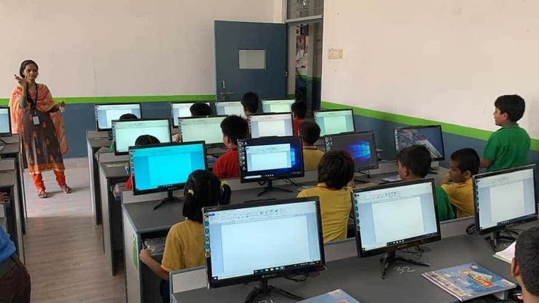 A computer laboratory at Sunbeam School Ballia.