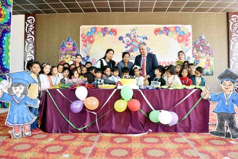 KG Convocation and KG Farewell at Sunbeam School Ballia — photograph 11 of 14