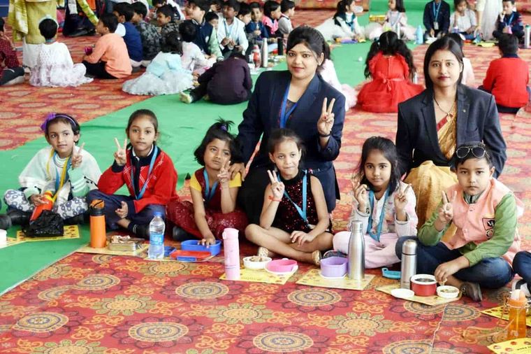 KG Convocation and KG Farewell at Sunbeam School Ballia — photograph 13 of 14