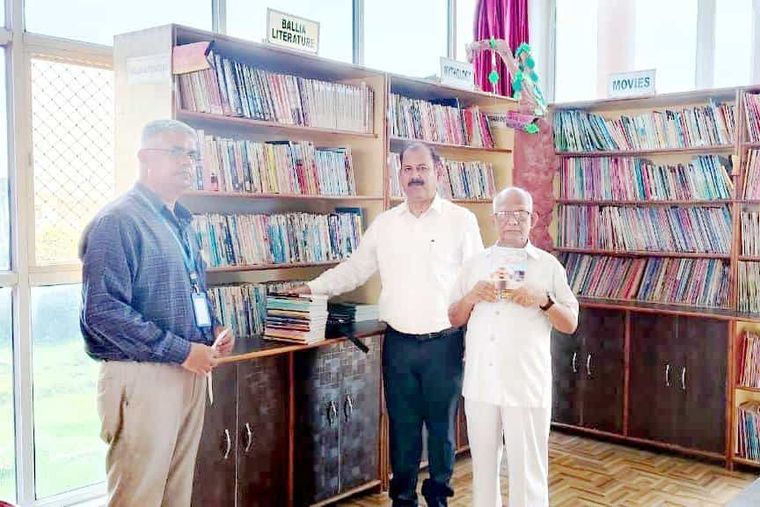 Seventeen books, given to the library at Sunbeam School Ballia — photograph 5 of 8