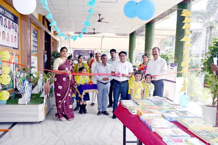 Reading Carnival — the book fair at Sunbeam School Ballia — photograph 6 of 8
