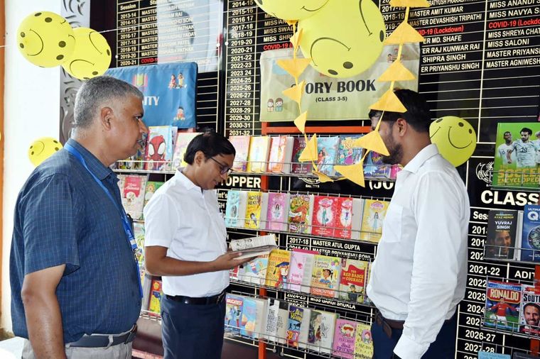 Reading Carnival — the book fair at Sunbeam School Ballia — photograph 7 of 8