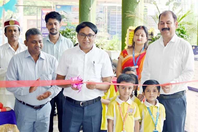 Reading Carnival — the book fair at Sunbeam School Ballia — photograph 8 of 8