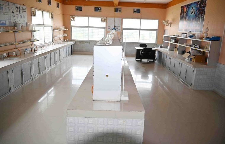 The chemistry laboratory at Sunbeam School Ballia