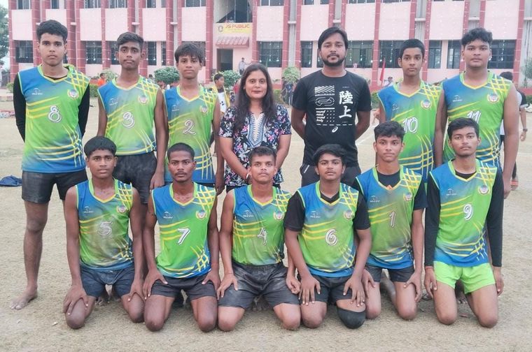 The Sunbeam School Ballia Kho-Kho team at the CBSE Cluster V championship at Prayagraj — photograph 2 of 2