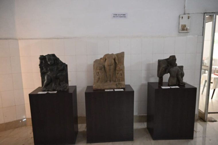 Class IX students of Sunbeam School Ballia at the Sitaram Upadhyaya Museum, Buxar — photograph 4 of 4