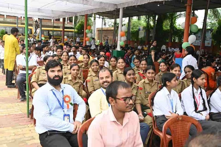 Ardent Reader Award at Sunbeam School Ballia — photograph 2 of 8