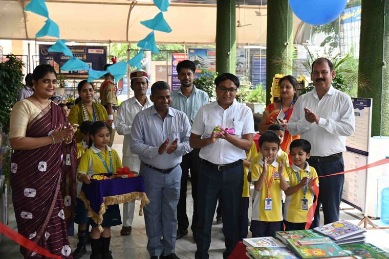 Book Fair at Sunbeam School Ballia — photograph 3 of 10
