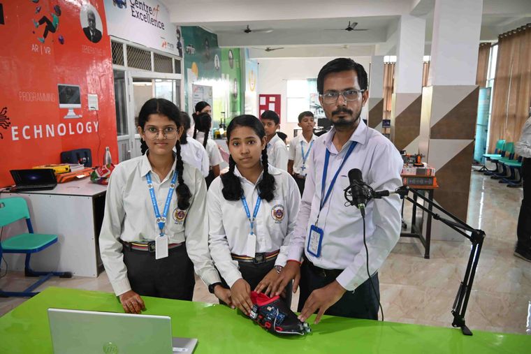 Atal Tinkering Lab projects at Sunbeam School Ballia — photograph 4 of 10