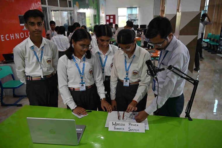 Atal Tinkering Lab projects at Sunbeam School Ballia — photograph 5 of 10