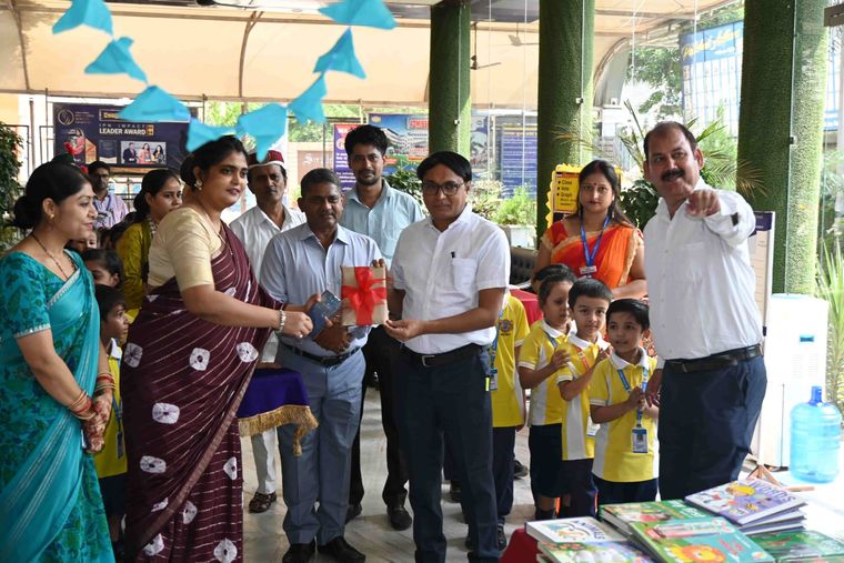 Book Fair at Sunbeam School Ballia — photograph 4 of 10