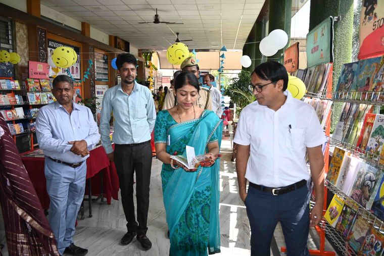 Book Fair at Sunbeam School Ballia — photograph 7 of 10