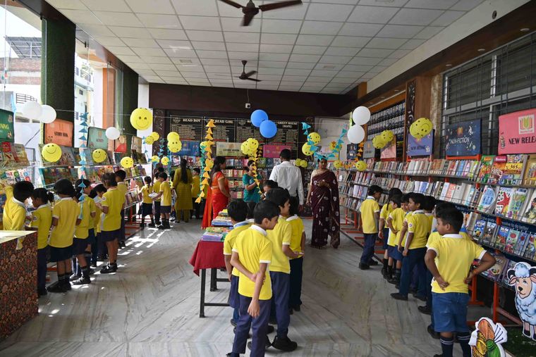 Book Fair at Sunbeam School Ballia — photograph 9 of 10