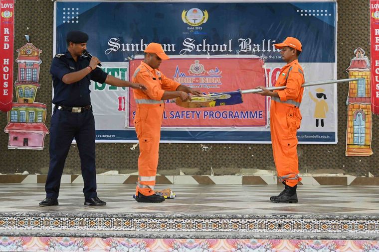 NDRF disaster-response session at Sunbeam School Ballia — photograph 10 of 21