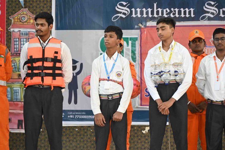 NDRF disaster-response session at Sunbeam School Ballia — photograph 20 of 21