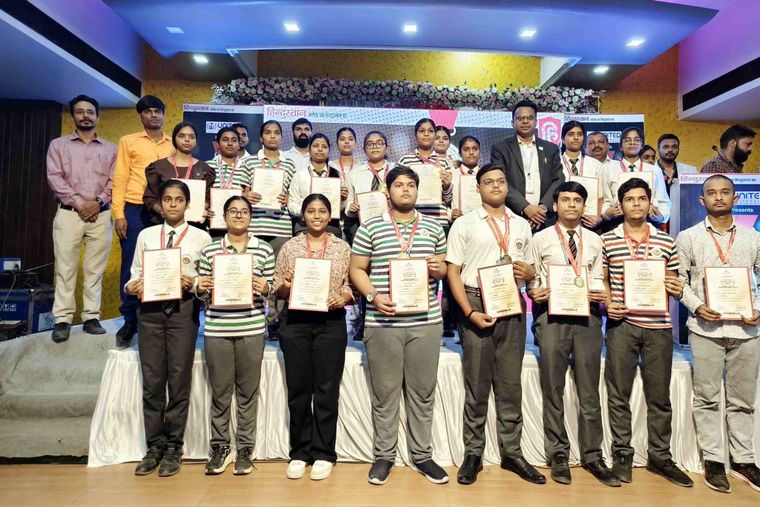 Hindustan Pratibha Samman 2025 at Sunbeam School Ballia — photograph 1 of 7
