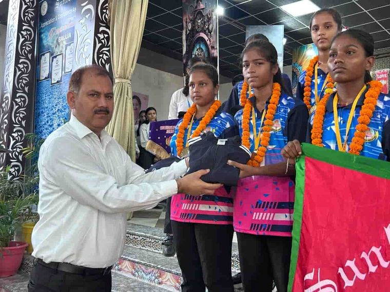 The girls’ hockey team, before the CBSE Cluster at Sunbeam School Ballia — photograph 5 of 9