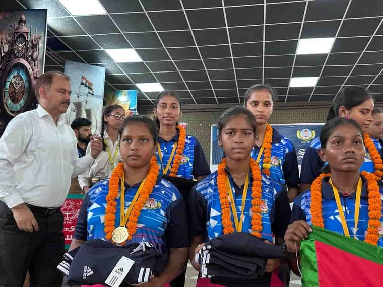 The girls’ hockey team, before the CBSE Cluster at Sunbeam School Ballia — photograph 6 of 9
