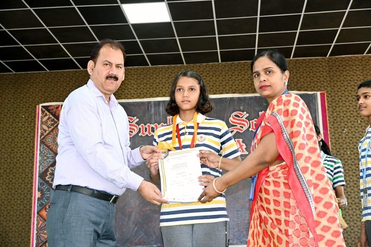 Prize Distribution to Rank holders 2023-24 at Sunbeam School Ballia — photograph 12 of 81