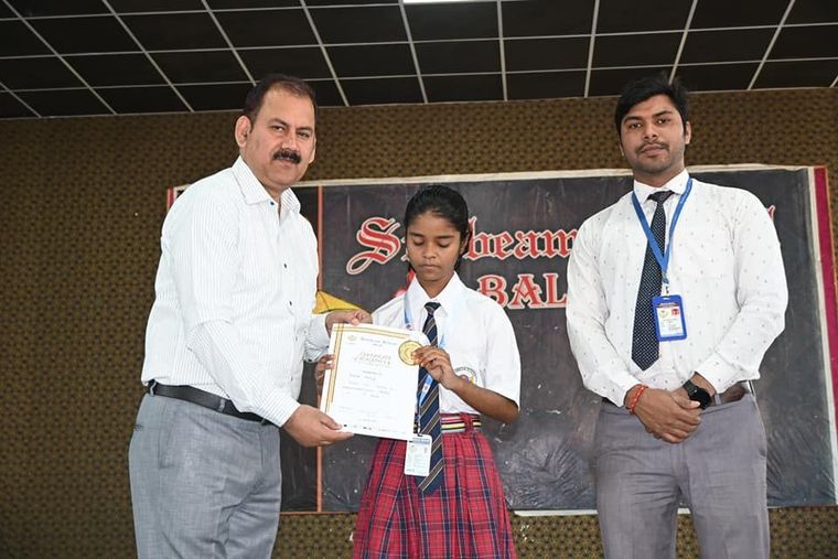 Prize Distribution to Rank holders 2023-24 at Sunbeam School Ballia — photograph 28 of 81