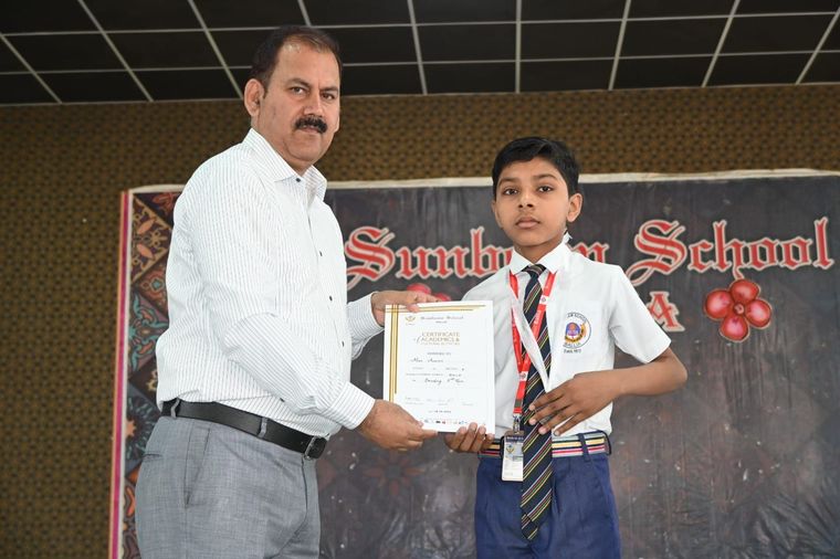 Prize Distribution to Rank holders 2023-24 at Sunbeam School Ballia — photograph 51 of 81