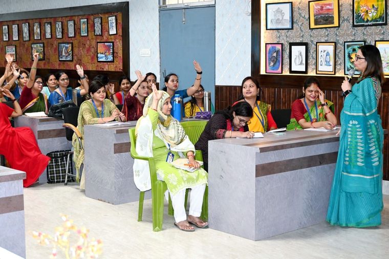 En riching Session with Mrs. Soma Singh at Sunbeam School Ballia at Sunbeam School Ballia — photograph 37 of 81