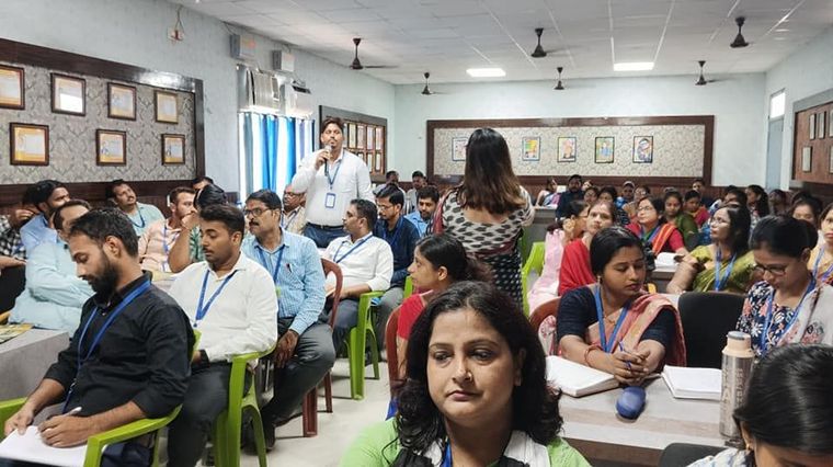 En riching Session with Mrs. Soma Singh at Sunbeam School Ballia at Sunbeam School Ballia — photograph 64 of 81