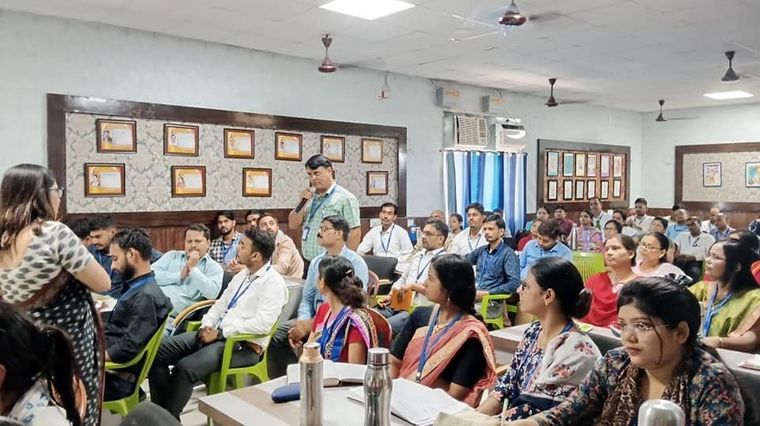En riching Session with Mrs. Soma Singh at Sunbeam School Ballia at Sunbeam School Ballia — photograph 69 of 81