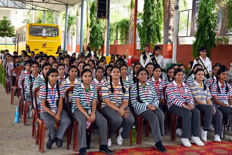 Welcoming all our alumni with love and affection in the event "Pradeeptam" Light to Vision at Sunbeam School Ballia — photograph 56 of 72