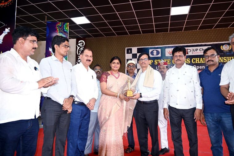 UP State Chess Championship Under-15 Open 2024-25 (Boys and Girls) International Rating at Sunbeam School Ballia — photograph 26 of 44