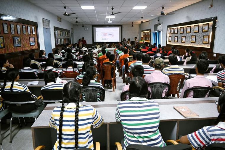 परी क्षाओं को पारदर्शी बनाए " संवाद at Sunbeam School, Ballia at Sunbeam School Ballia — photograph 9 of 38
