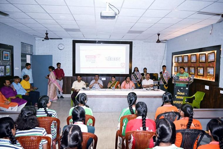 परी क्षाओं को पारदर्शी बनाए " संवाद at Sunbeam School, Ballia at Sunbeam School Ballia — photograph 11 of 38