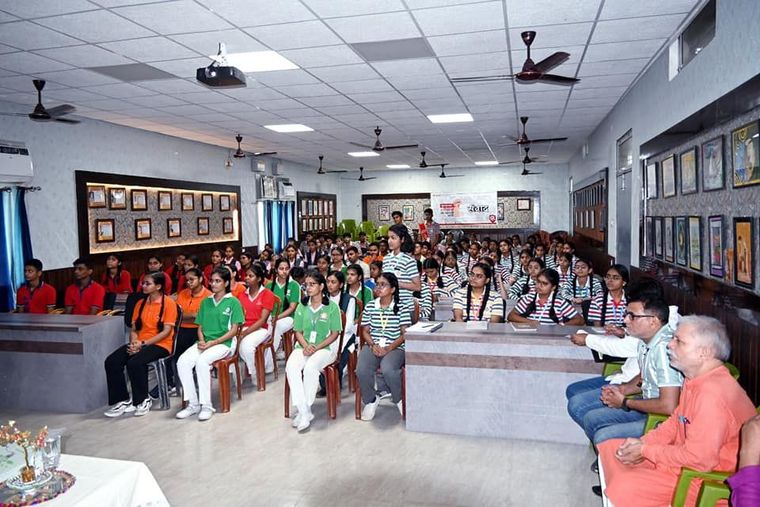 परी क्षाओं को पारदर्शी बनाए " संवाद at Sunbeam School, Ballia at Sunbeam School Ballia — photograph 38 of 38